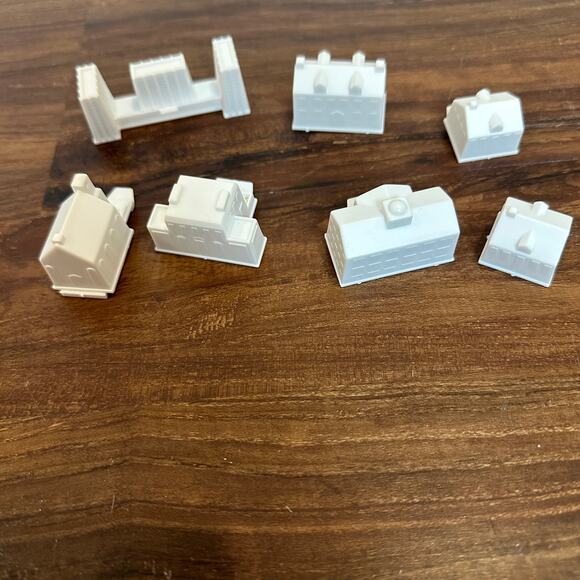 Game of Life Replacement Pieces Parts 7 White Plastic Buildings Houses 2005 - Picture 1 of 6